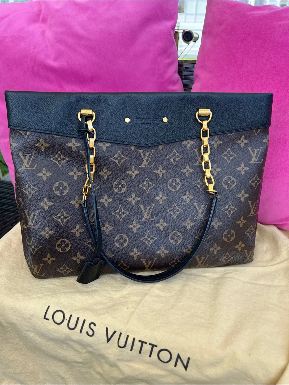 ✨Louis Vuitton Pallas Shopper Tote with Black Trim and Gold Chain Handles✨ - Picture 12 of 13